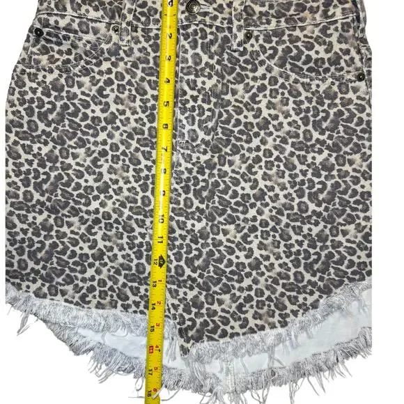 Free People We The Free Bailey Leopard Print Frayed Hem Denim Mini Skirt Sz 26 - Picture 10 of 11